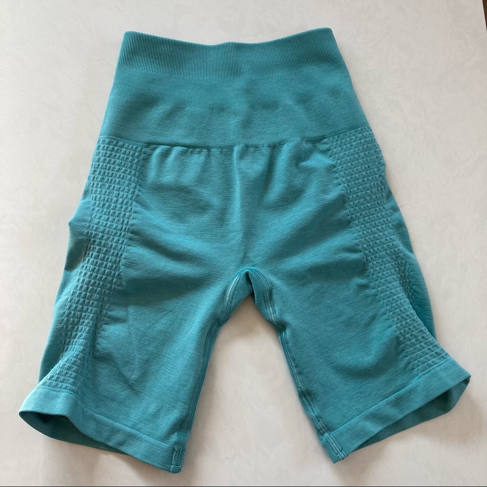 Alphalete Seamless Biker Shorts - Caprisun